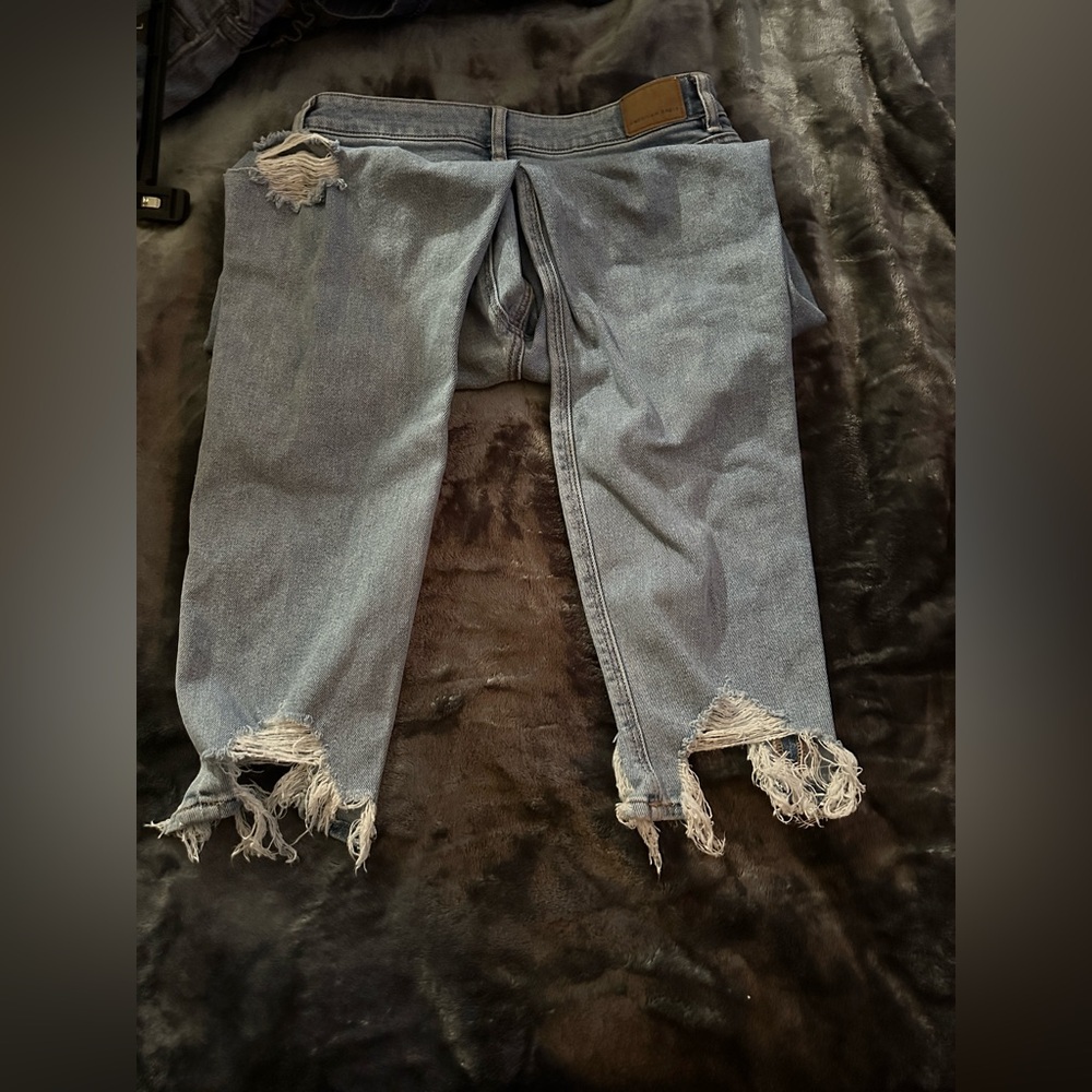 Women’s American Eagle “mom” fit jeans size 6.